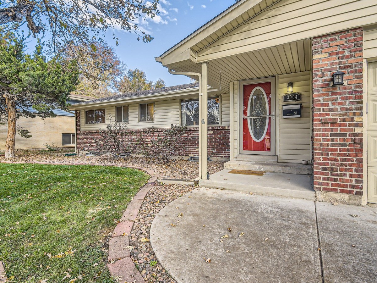 05 Exterior Front Entry